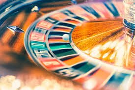 Chơi baccarat và slot online tại xsmiennam trên điện thoại
